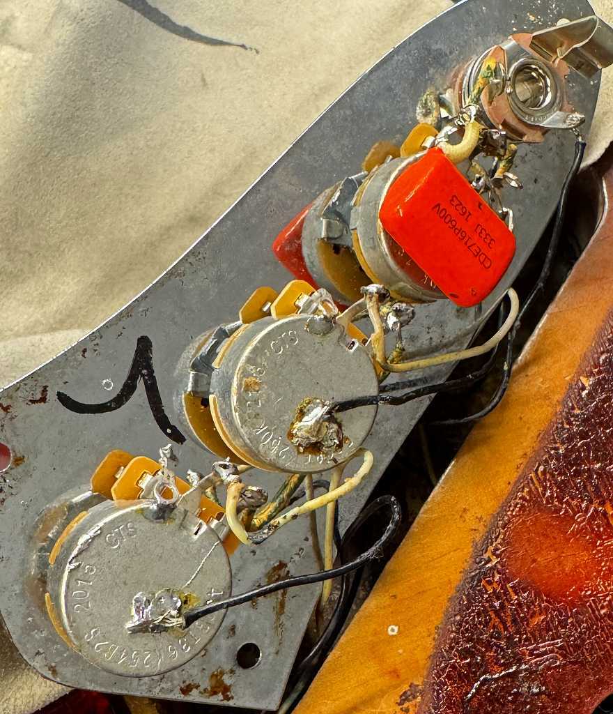 Fender 1972 Jazz Bass【VINTAGE】（ビンテージ）【楽器検索デジマート】