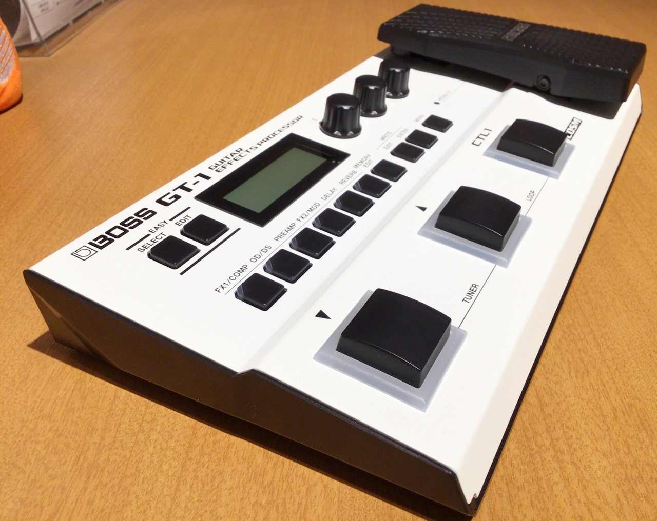 合計定価約28000円　BOSS GT-1 別売りアダプター付き BOSS GT-1 ギター マルチエフェクター 別売り アダプター付属