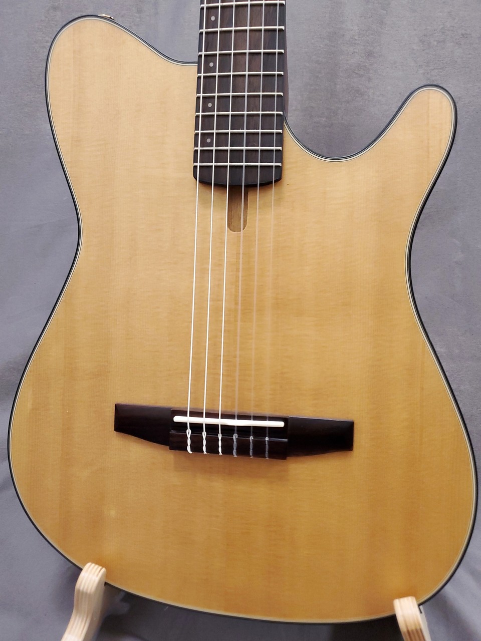 Ibanez FRH10N Natural Flat（新品特価）【楽器検索デジマート】