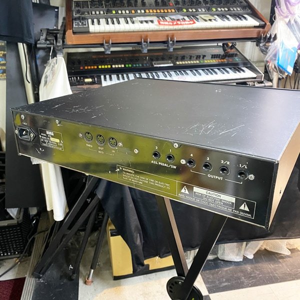 KORG M1 ケース付き シンセサイザー 音源モジュール KORG M1 ケース