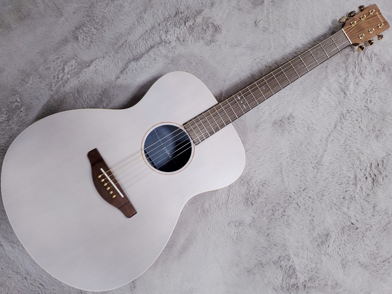 Yamaha STORIA I (カポ、チューナー付き) Yamaha STORIA I (カポ、チューナー付き) Yamaha STORIA I (カポ