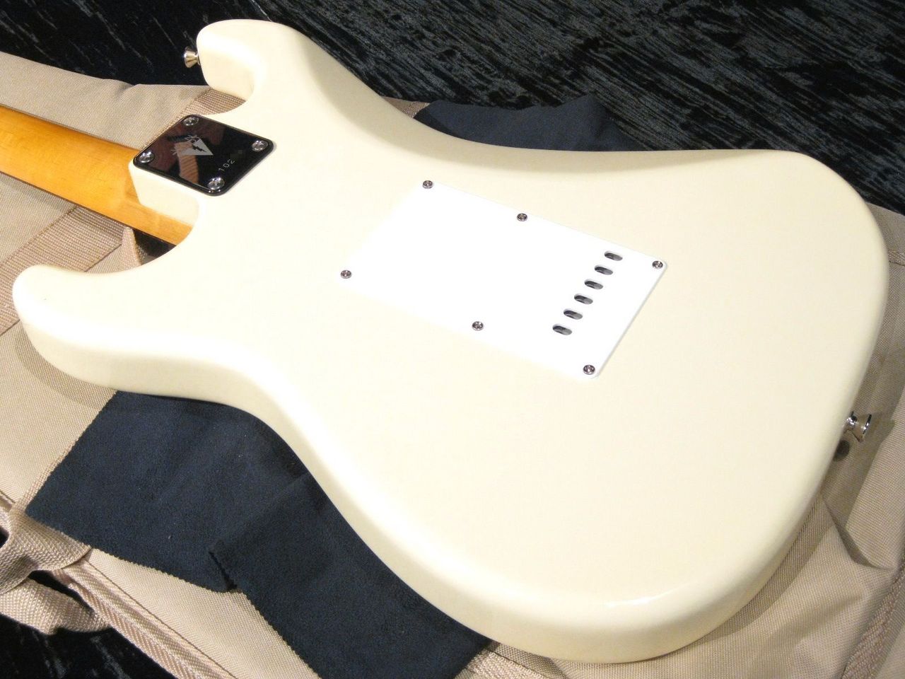 Vanzandt STV-70R / Vintage White（新品/送料無料）【楽器検索