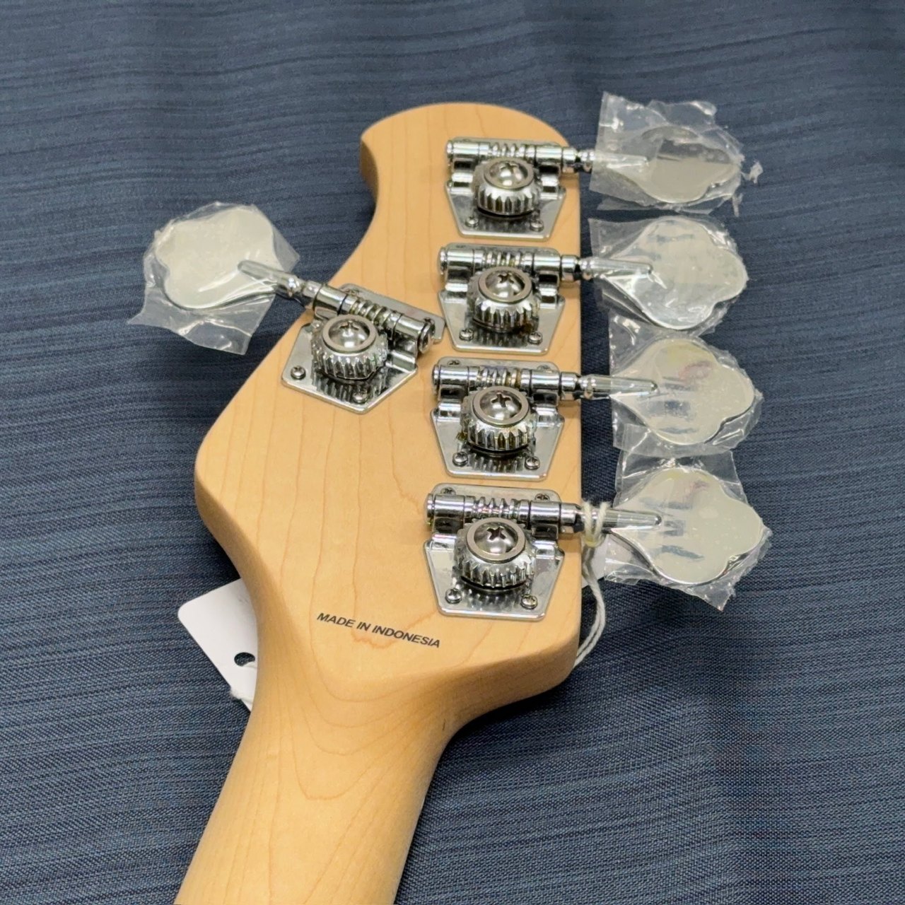 Sterling by MUSIC MAN S.U.B. Series Ray5 / Black / 4.38kg