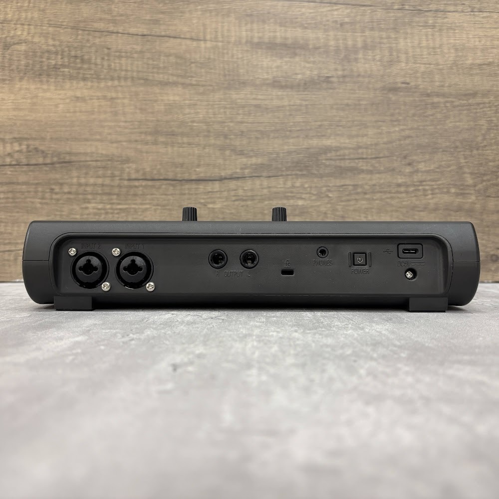 ZOOM R12 MultiTrak マルチトラックレコーダー R12 MultiTrak | ZOOM