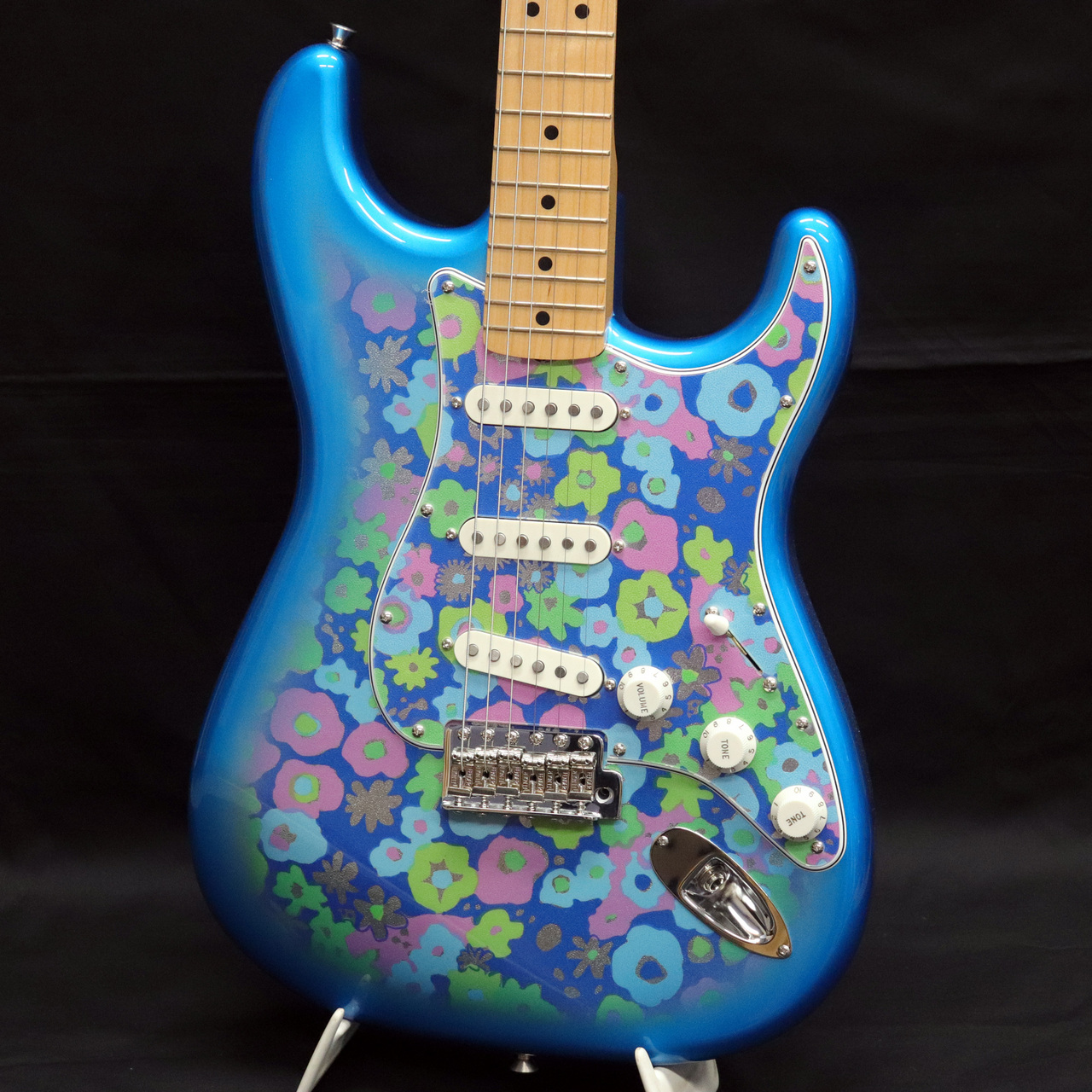 Fender Made in Japan Limited Stratocaster, Maple Fingerboard, Blue