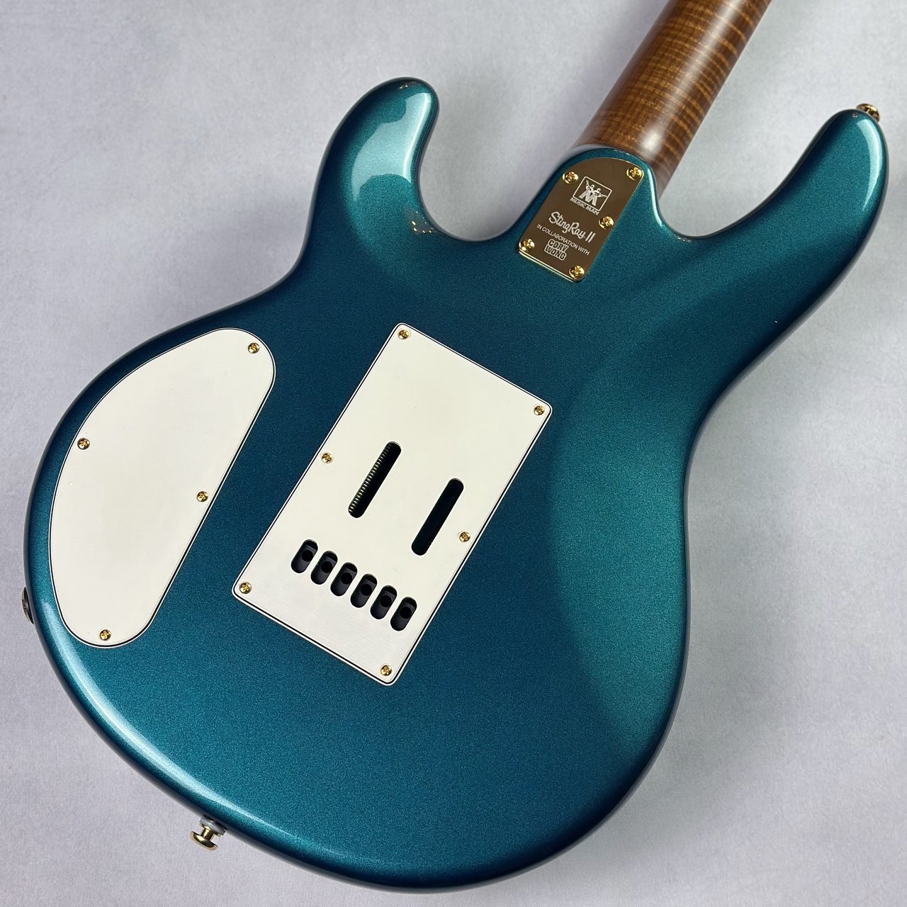 MUSIC MAN 【国内入荷3本!】StingRay II Deluxe collaboration with