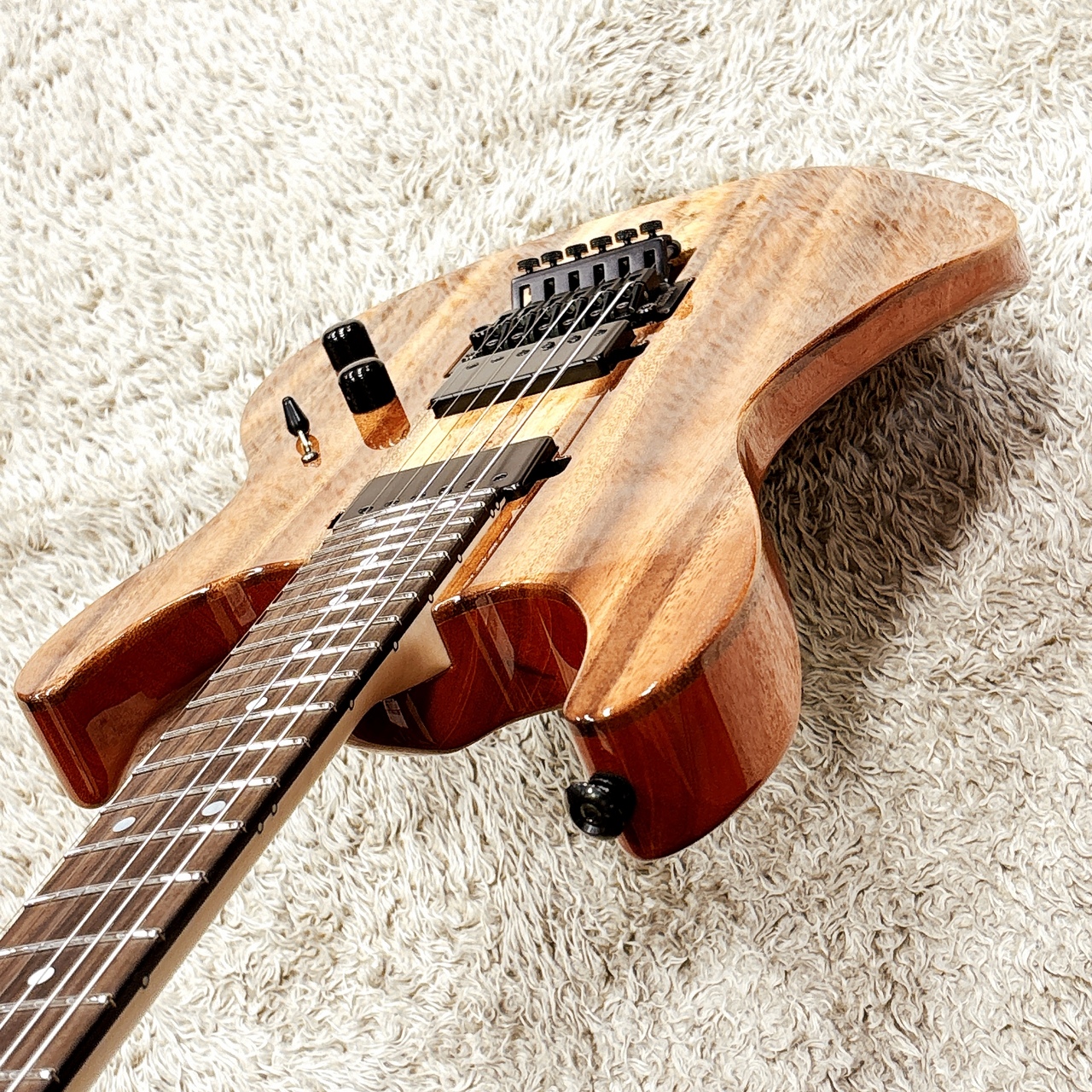その他 Smoker Black Monkey エレキギター】Black Smoker ロック式トレモロ搭載の特別な