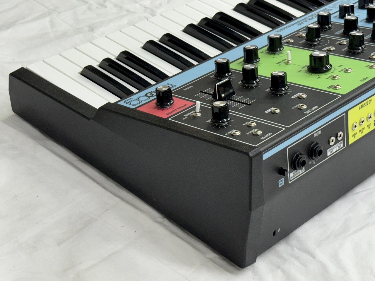 Moog Grandmother アナログシンセサイザー 新品同様品 - 鍵盤楽器