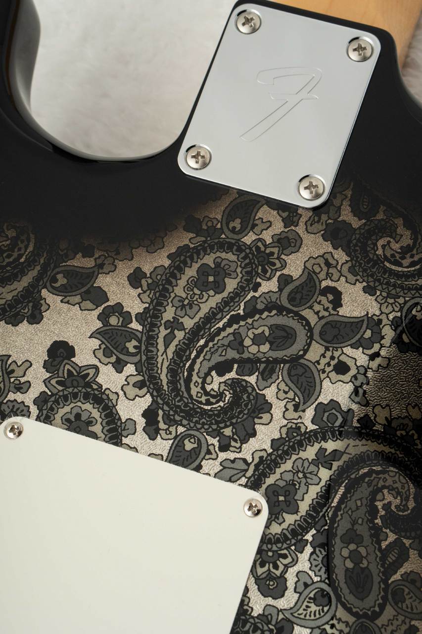 Fender Made in Japan Limited Stratocaster Black Paisley【限定復活