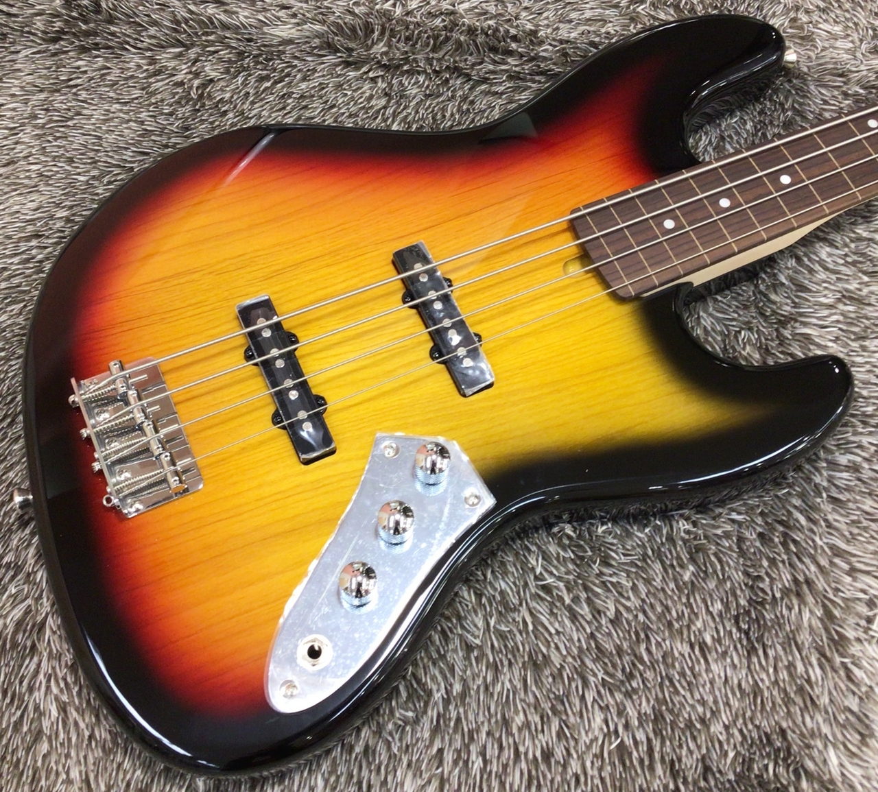Bacchus BJB-1R FL 3TS -Univers Series-【フレットレス】（新品