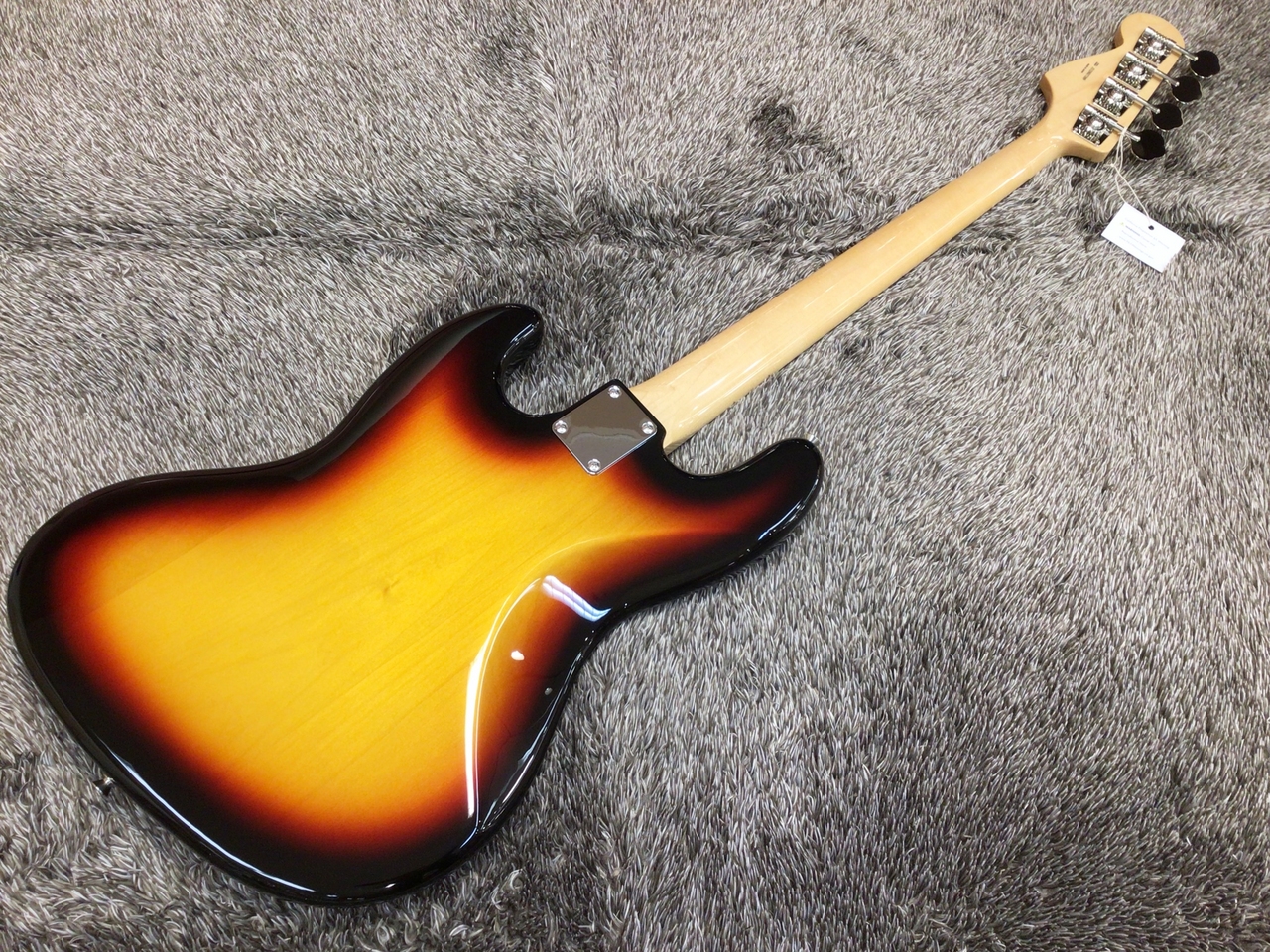 Fender Made in Japan Traditional 60s Jazz Bass, 3-Color Sunburst