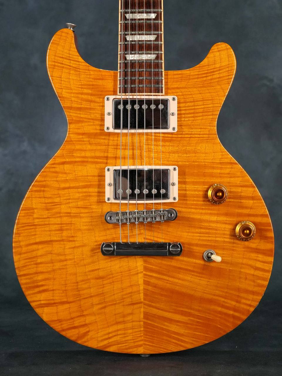Gibson Les Paul Standard Double Cutaway Amber Serrano（中古