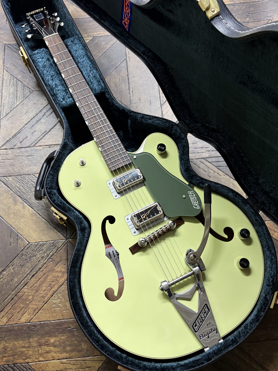 Gretsch G6118T-60 VS 