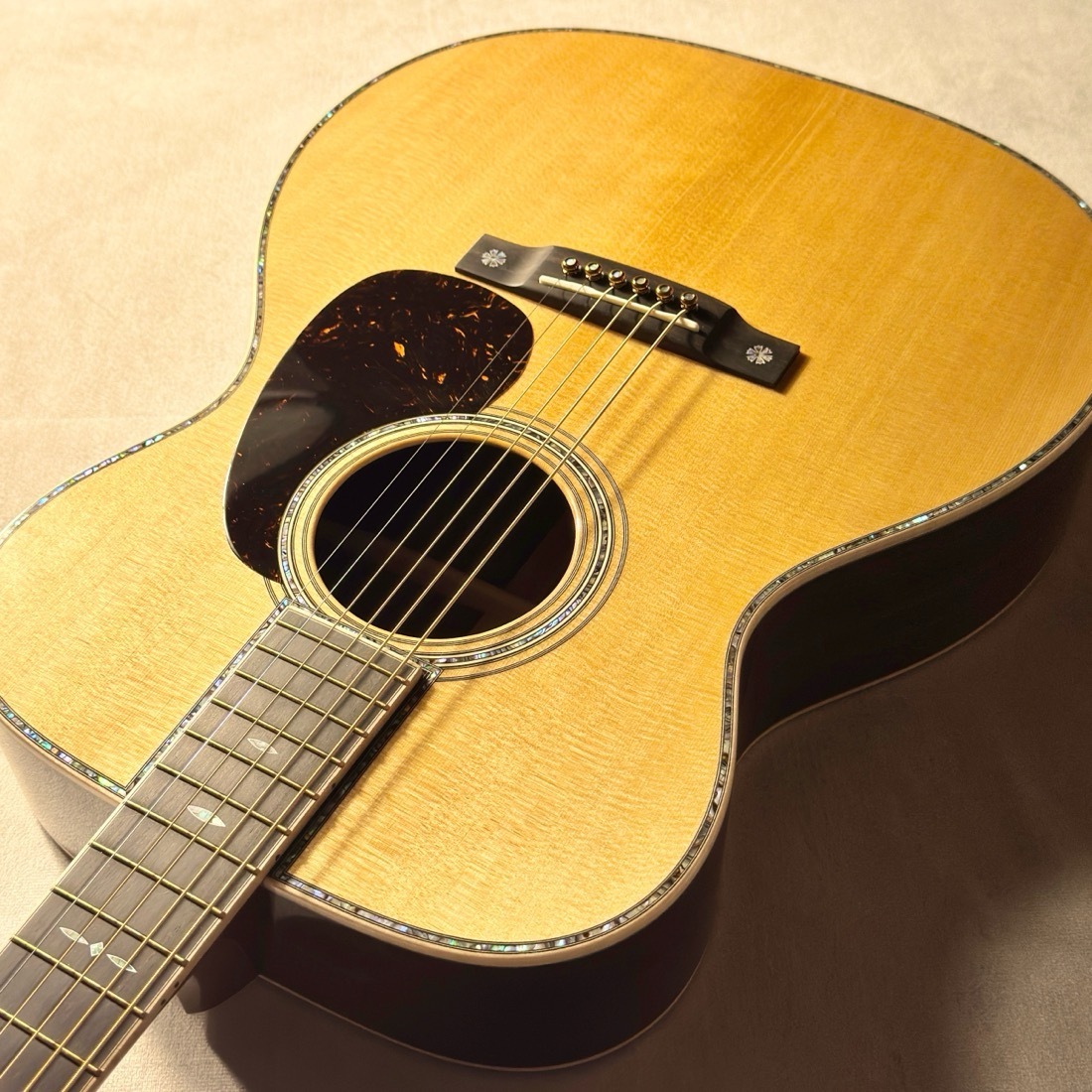 Martin 000-42 Modern Deluxe シリアルナンバー:2913011【芯の