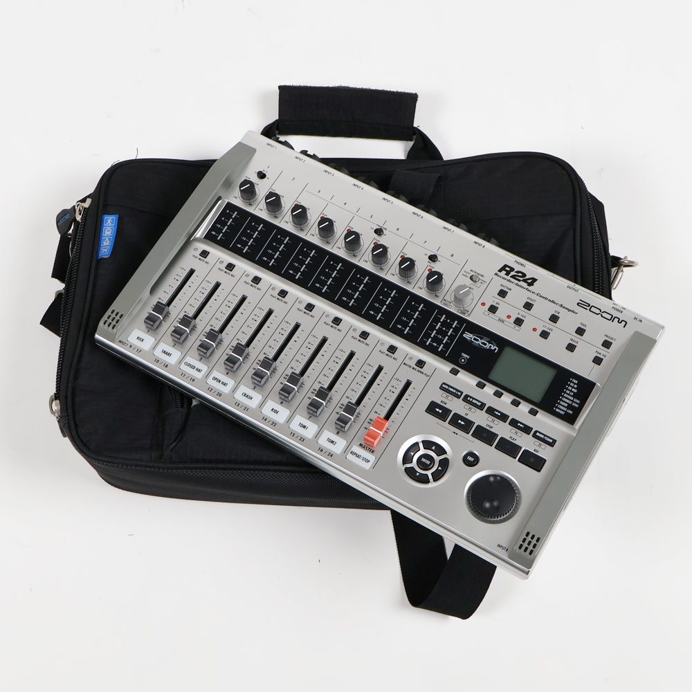 【美品】 ZOOM R24◆マルチトラックレコーダー◆SD、キャリーバッグ付き 美品】 ZOOM R24◇マルチトラックレコーダー◇SD、キャリー