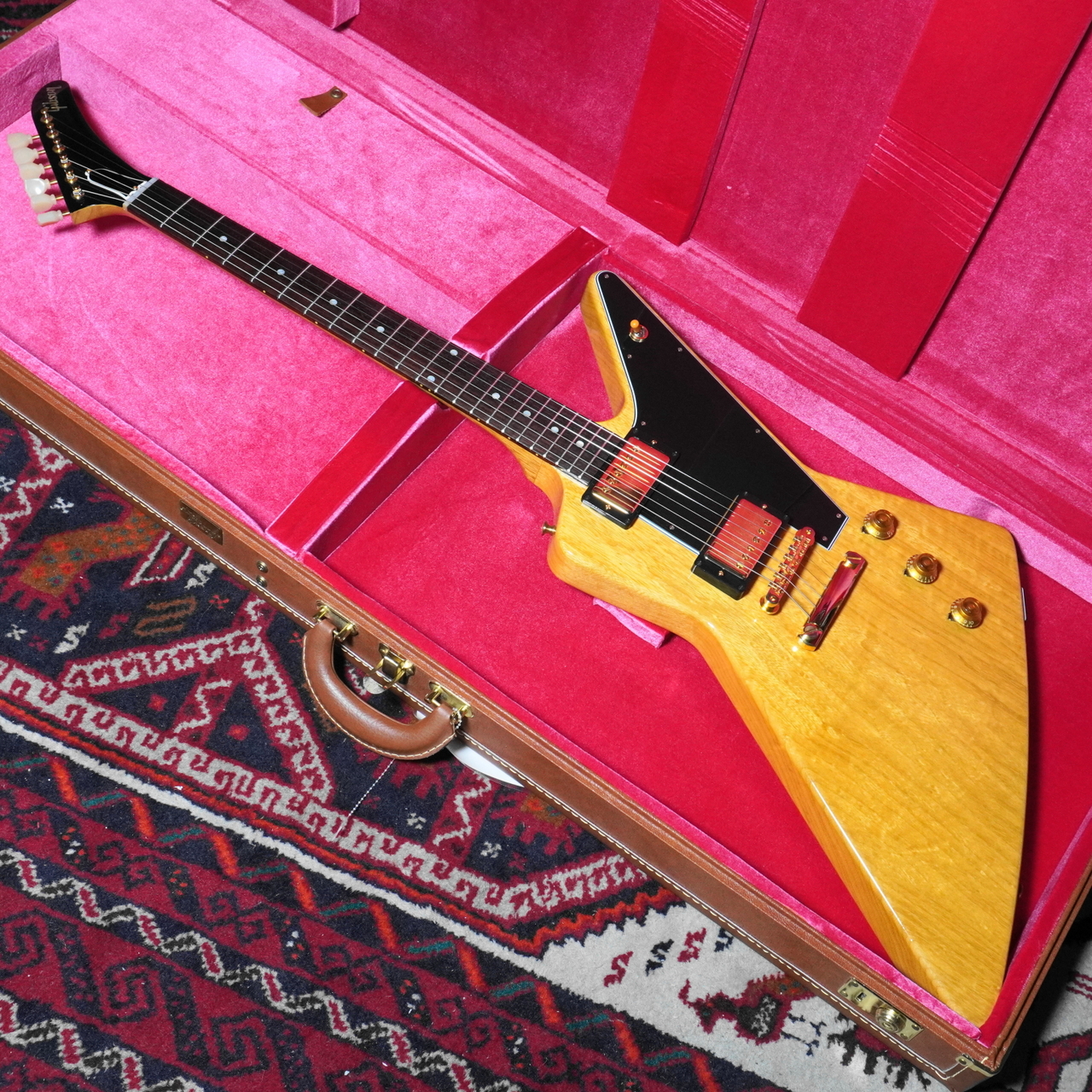 Gibson Custom Shop 1958 Korina Explorer Reissue VOS Black