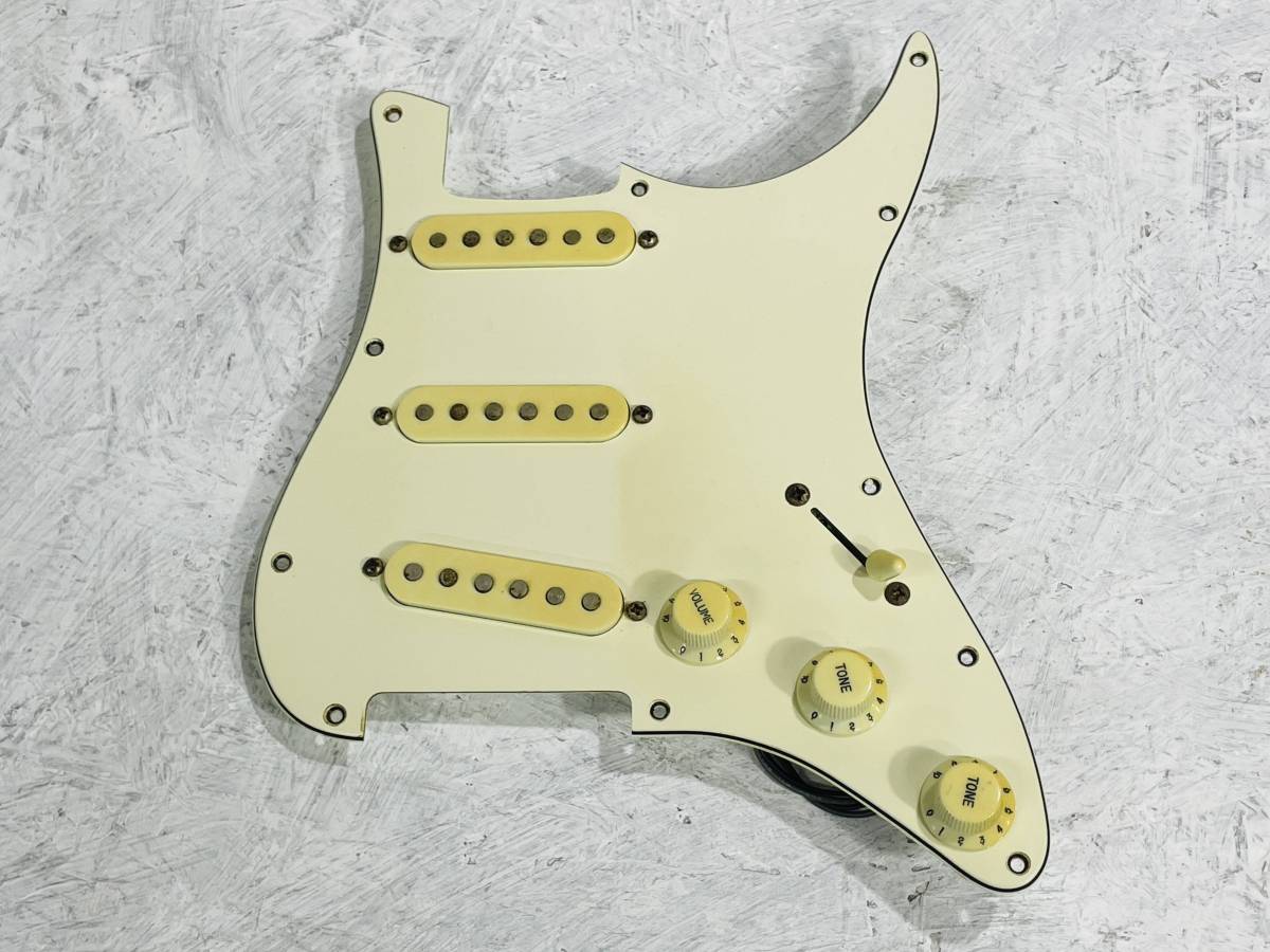 Black Rose メーカー不明ストラトキャスター完動品➕部品取り付き Black Rose メーカー不明ストラトキャスター完動品➕部品取り付き