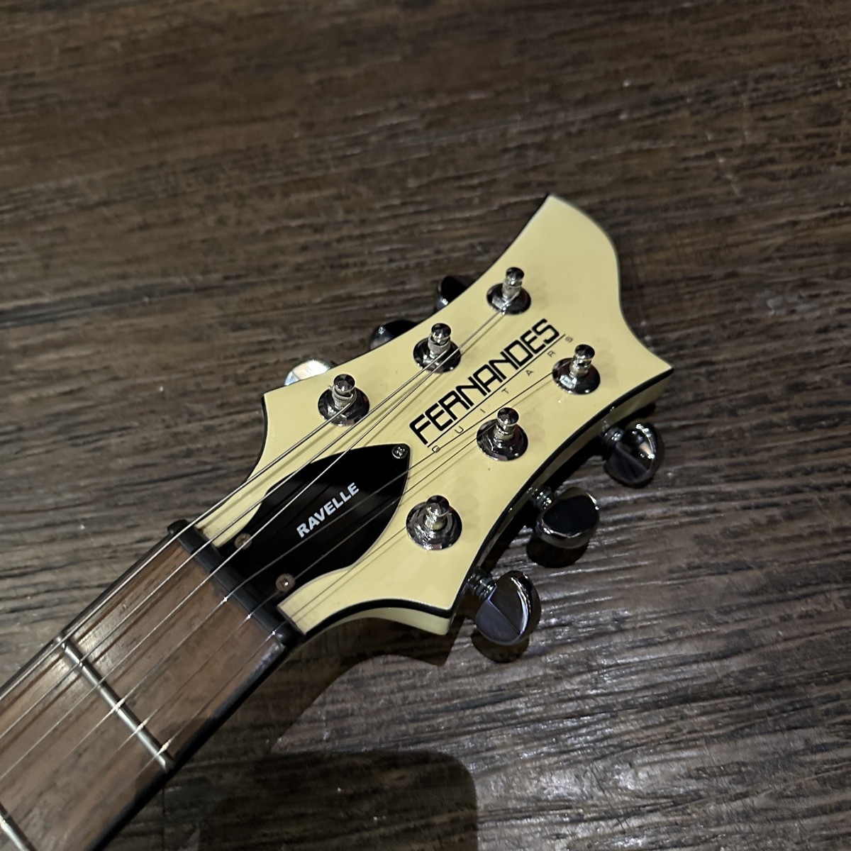FERNANDES RAVELLE Standard White Electric Guitar（中古/送料無料