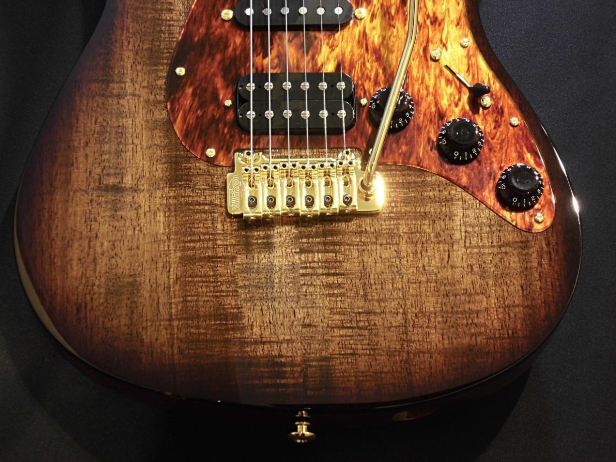 Black Smoker Futura-SV SSH / Koa Top / Dark Brown Burst MH（新品