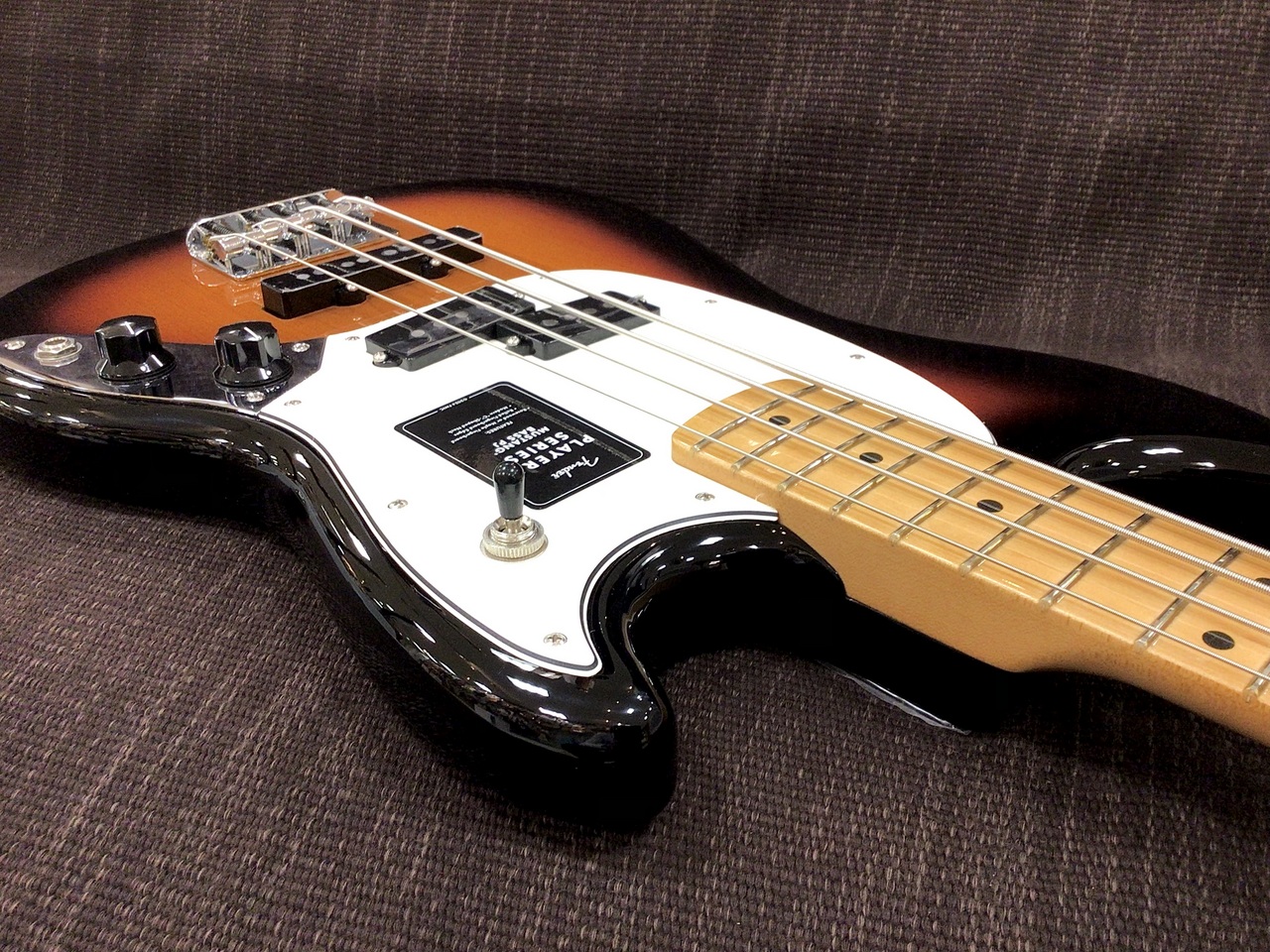Fender Player II Mustang Bass PJ / 3-Color Sunburst（新品特価/送料
