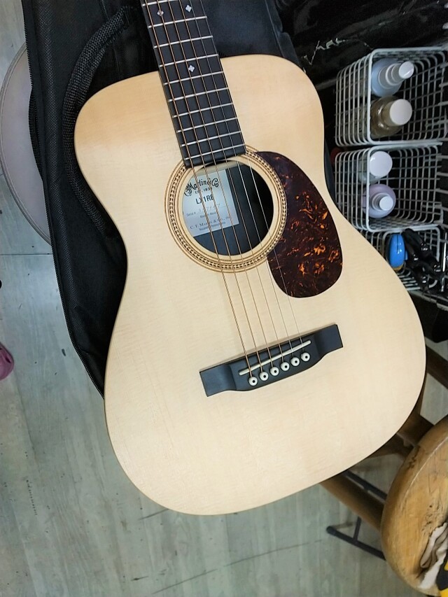 Martin LX1RE エレアコモデル マイク搭載! 【 アンプに繋げる リトル Martin LX1RE エレアコモデル マイク搭載! 【 アンプに繋げる リトル