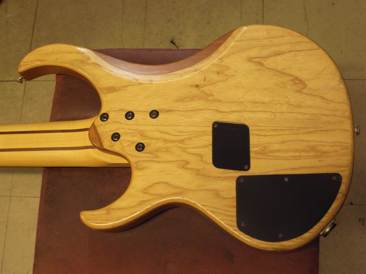 T*r様 エレキベース 6弦 ナチュラルウッド ibanes btb556 T*r様 エレキ