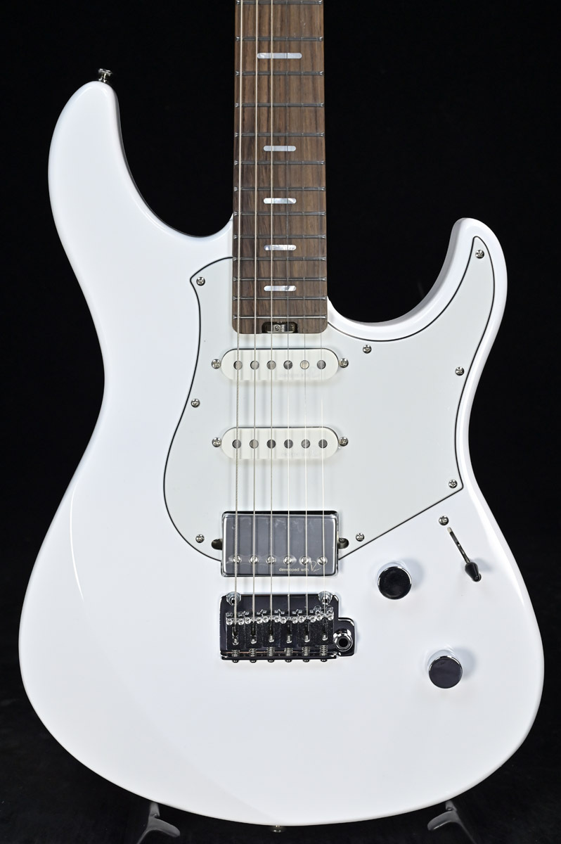 極上品YAMAHA パシフィカ PAC012 ホワイトfenderケース付き 極上品YAMAHA パシフィカ PAC012 ホワイトfenderケース付き