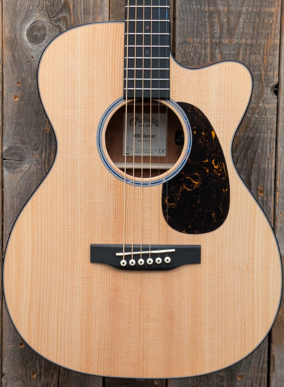 Martin 000CJRE #3010486【ジュニアシリーズ×エレアコ】（新品/送料