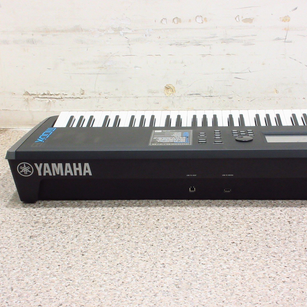 【美品】YAMAHA MODX8 88鍵シンセサイザー 付属品多数 スタンド付 YAMAHA MODX8+ 88鍵盤 バンド用キーボードならこれ