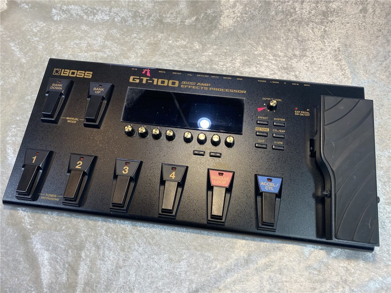 BOSS GT-100 エフェクター【未使用】 BOSS GT-100 Multi-Effects Guitar Effect Pedal used Japan
