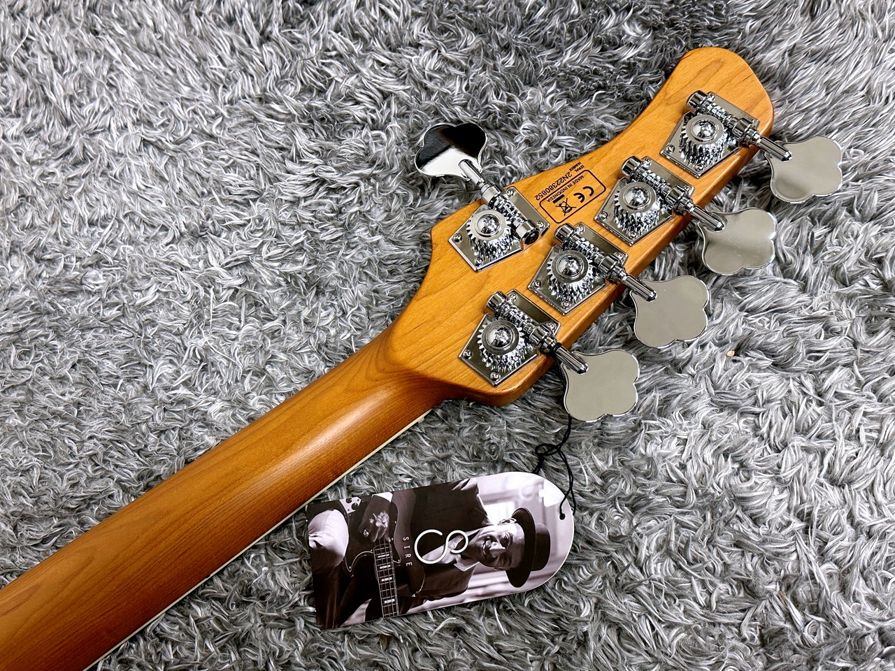 Sire V8 5st NT with Marcus Miller【5弦ベース】（新品/送料無料 