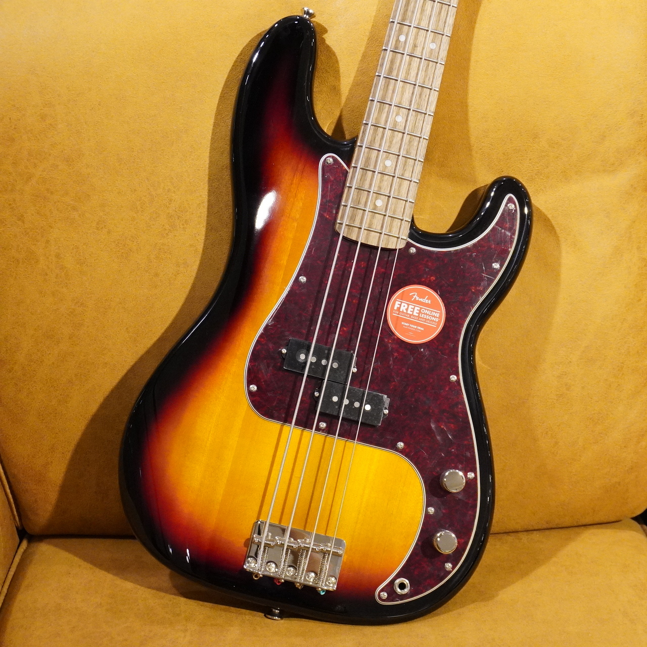 Squier by Fender Classic Vibe '60s P Bass, Laurel Fingerboard, 3