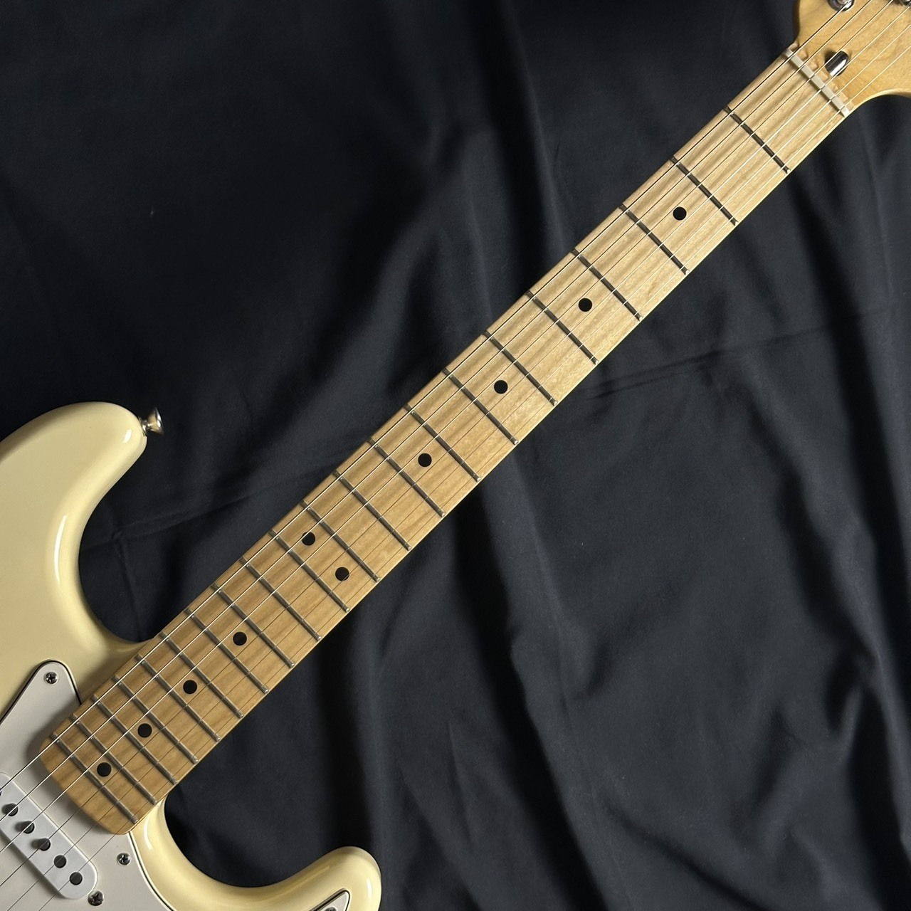 Fender MEX Classic 70s Stratocaster【現物画像/重量3.7kg】（中古