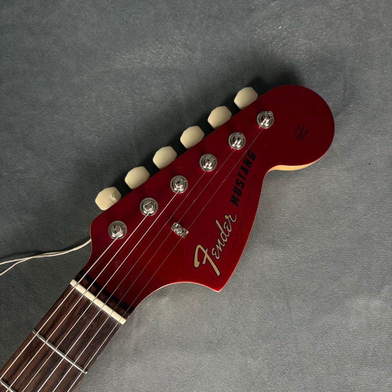 Fender Made in Japan Traditional 70s Mustang Candy Apple Red