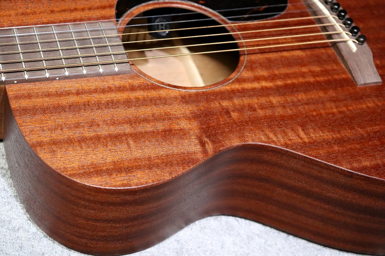 Martin 000RSGT オール単板 Martin 000RSGT 税込販売価格 ￥128,000- 中古 USBポートを装備した最