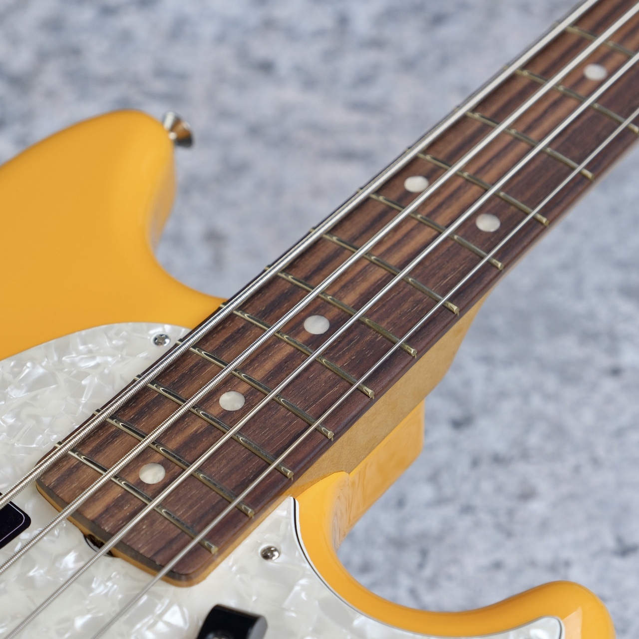 Fender Vintera II 70s Mustang Bass -Competition Orange- 【約3.80kg