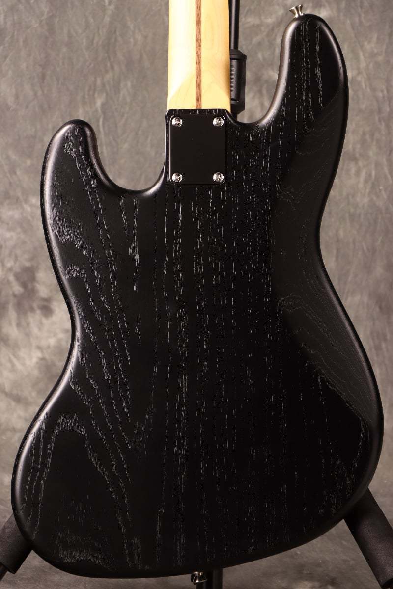 Fender】イケベオーダーで実現した『漆黒のフェンダー』が現行