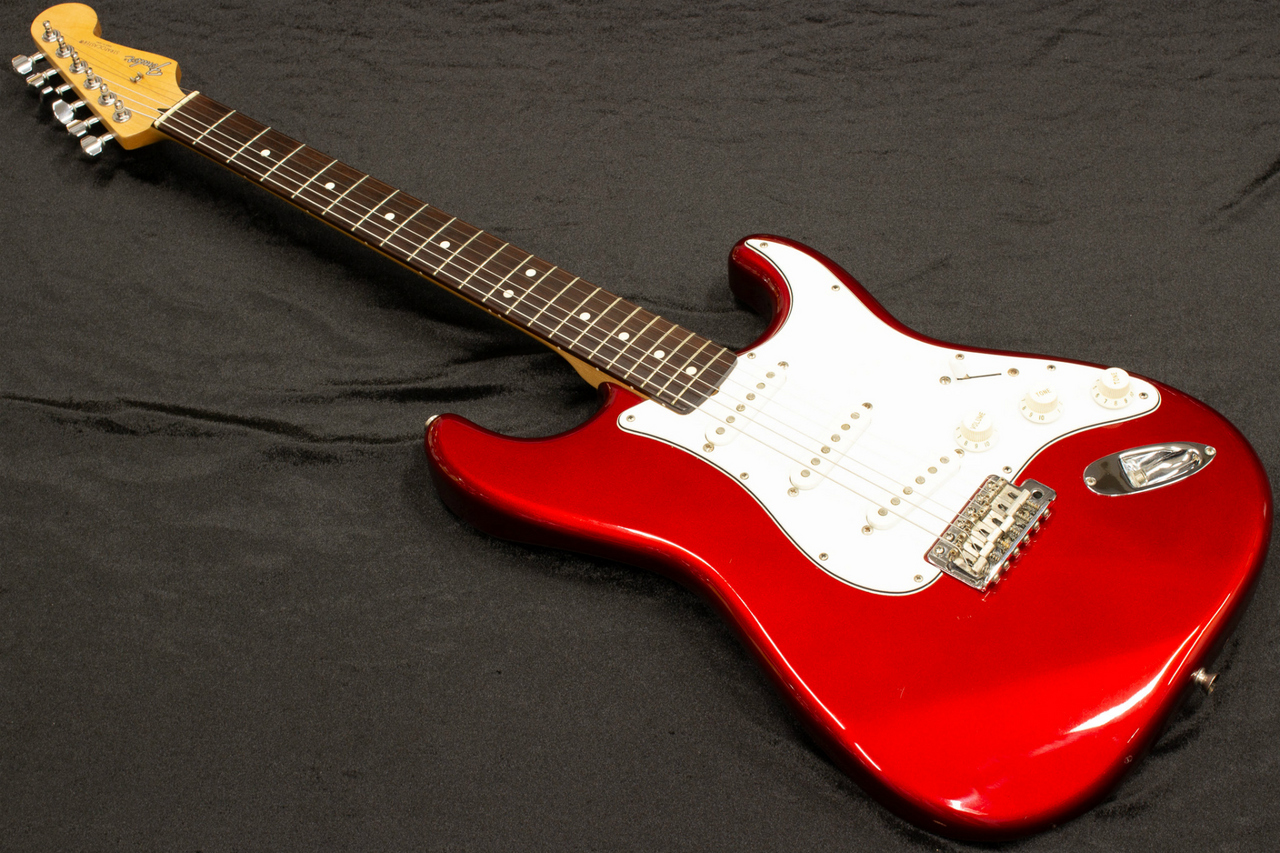 爆買い092H531G♪ Fender Japan Stratocaster ストラトキャスター ST-50 MADE IN JAPAN 中古 フェンダー