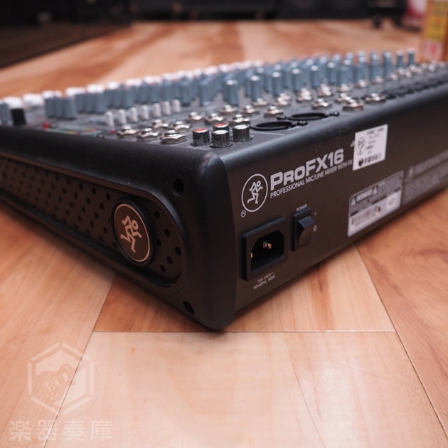 MACKIE マッキー プロフェッショナルエフェクト搭載ミキサー ProFX16v2