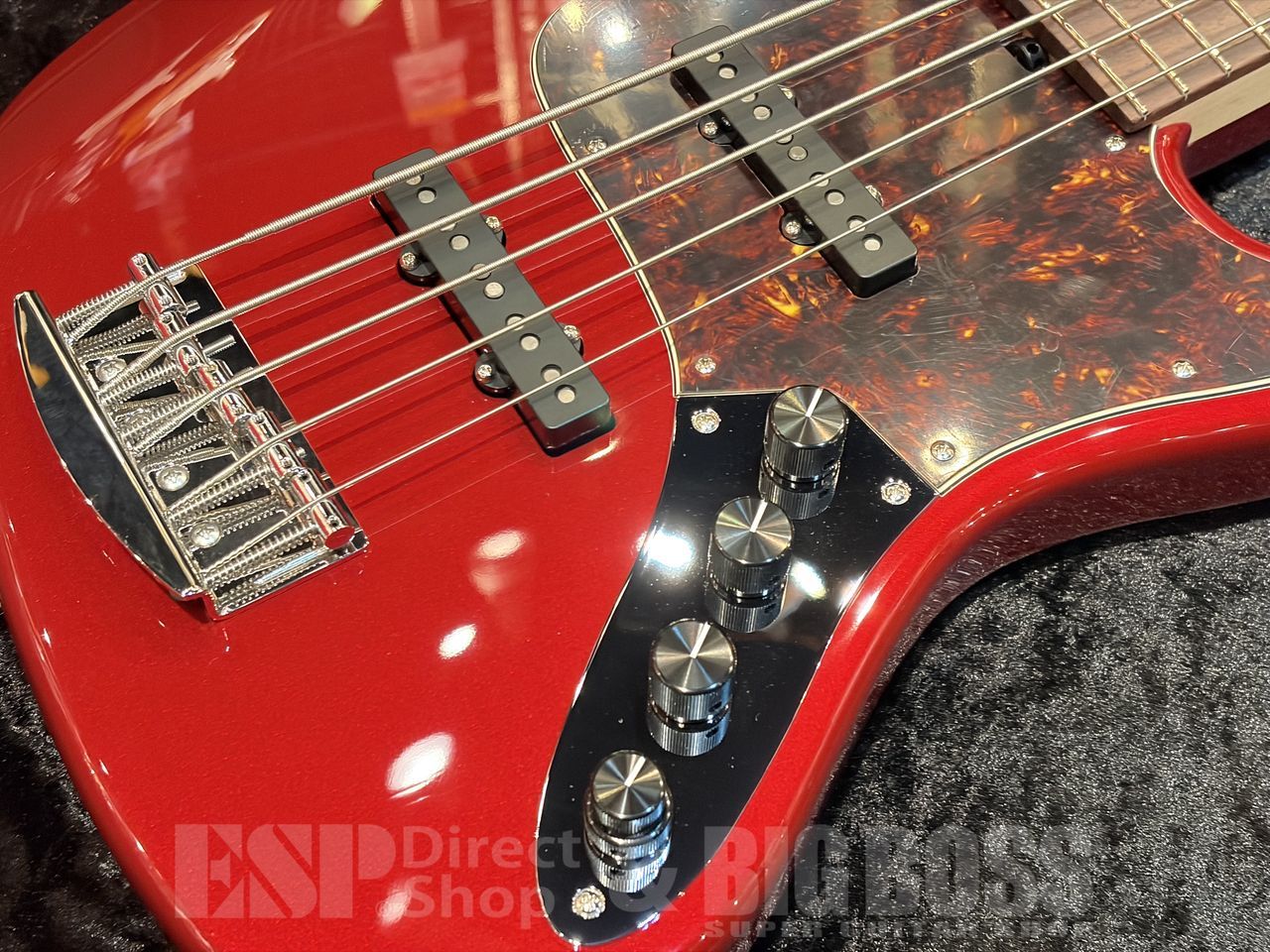 s*v様 Cooz ミディアムスケール 4弦ベース メタリックレッド ほぼ未使用 Kikuchi Guitars Hermes RV5【Soul Red】（新品/送料無料）【楽器検索