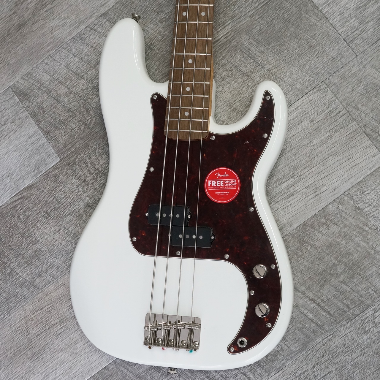 Squier by Fender Classic Vibe '60s Precision Bass Olympic White