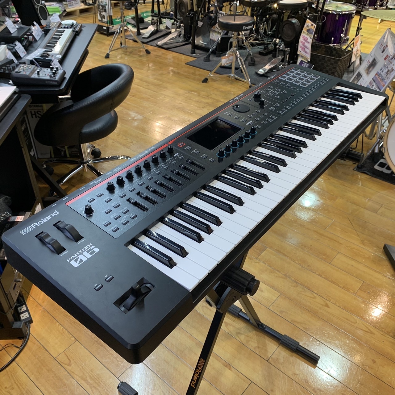 Roland FANTOM-06 61鍵盤 シンセサイザー ソフトケース付属【展示品