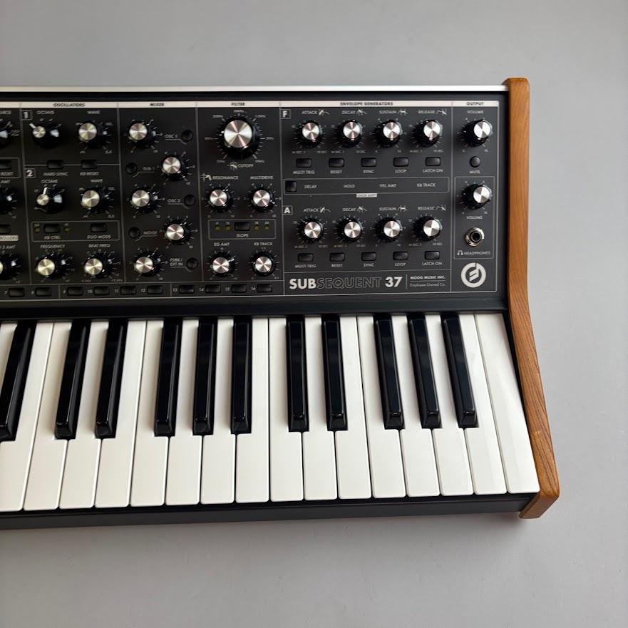 Moog Subsequent 37(中古/送料無料)【楽器検索デジマート】 Moog Subsequent 37(中古/送料無料)【楽器検索デジマート】