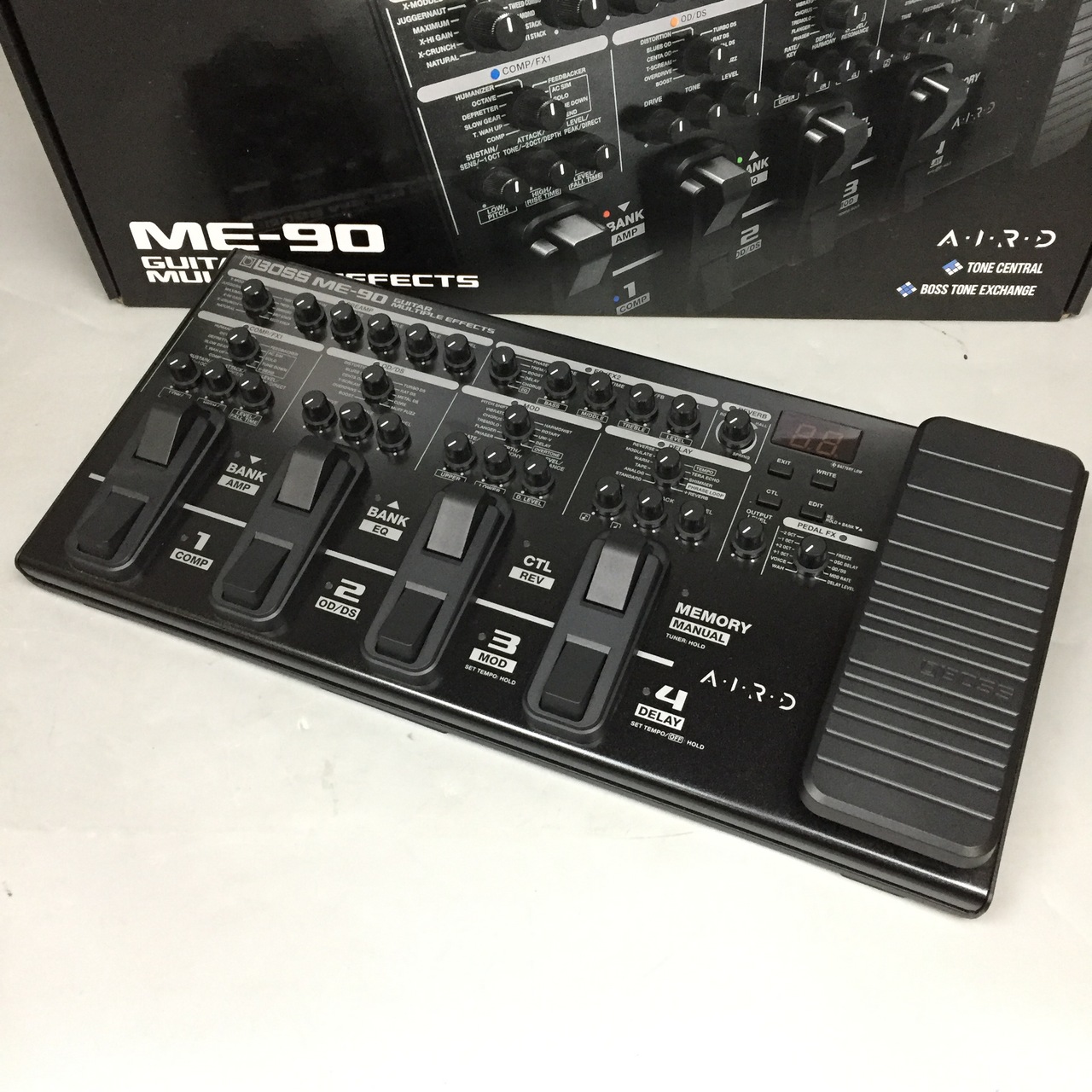 BOSS ME-90 GUITER MULTIPLE EFFECTS