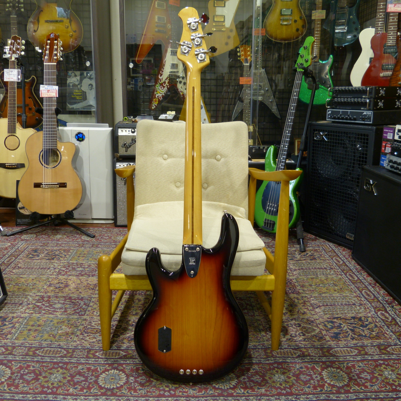 ベース MUSIC MAN Retro 70s StingRay MUSIC MAN Retro 70s StingRay / Black（新品/送料無料）【楽器検索