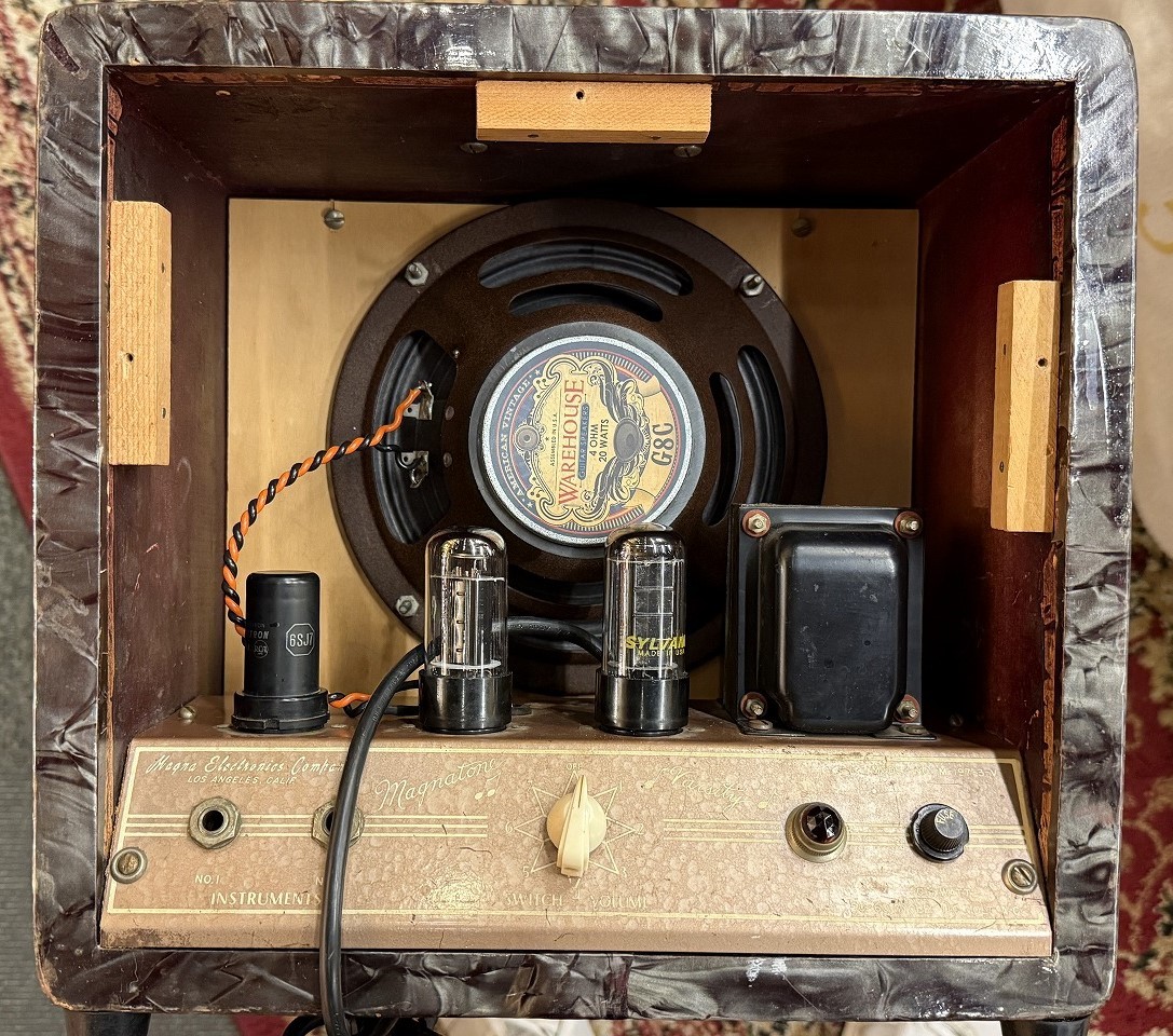 Leilani (Magnatone)【Vintage】M-197-3-V Lap Steel Amp ['40s Leilani (Magnatone)【Vintage】M-197-3-V Lap Steel Amp ['40s