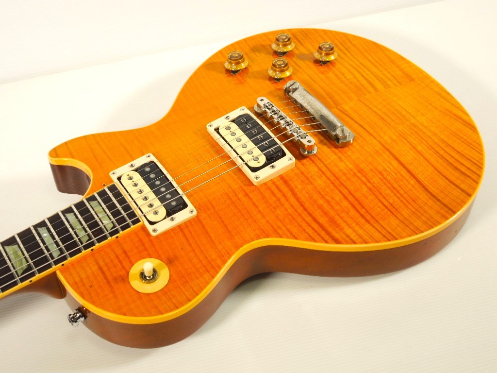 Gibson Les Paul Classic Premium Plus Translucent Amber【1995年製