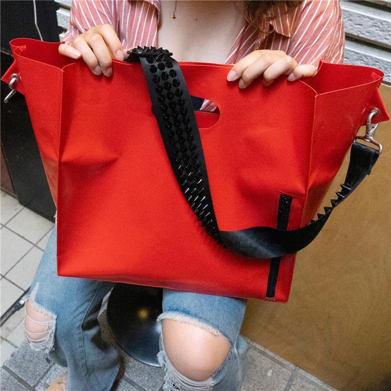 tsundrum_chan ペダルmoショルダーバッグ2.0 レッド×ブラック