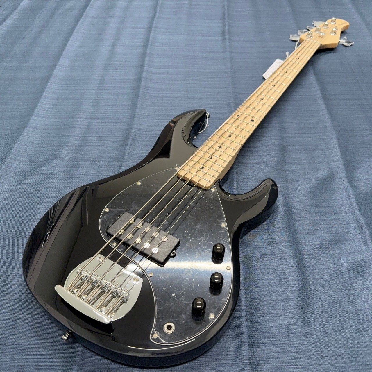Sterling by MUSIC MAN S.U.B. Series Ray5 / Black / 4.38kg