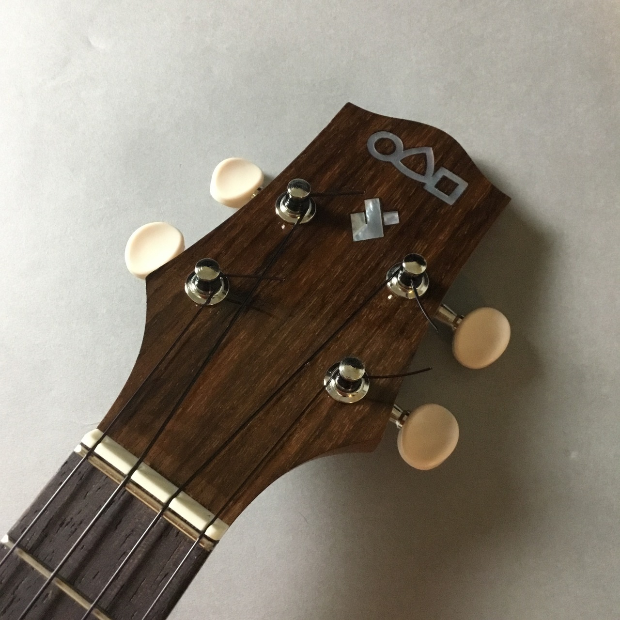 URABE UKULELE(占部) L-40H コンサート【現物写真】（新品特価/送料無料）【楽器検索デジマート】